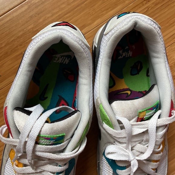 Nike Air Max 90 Peace Love Swoosh - Picture 8 of 16